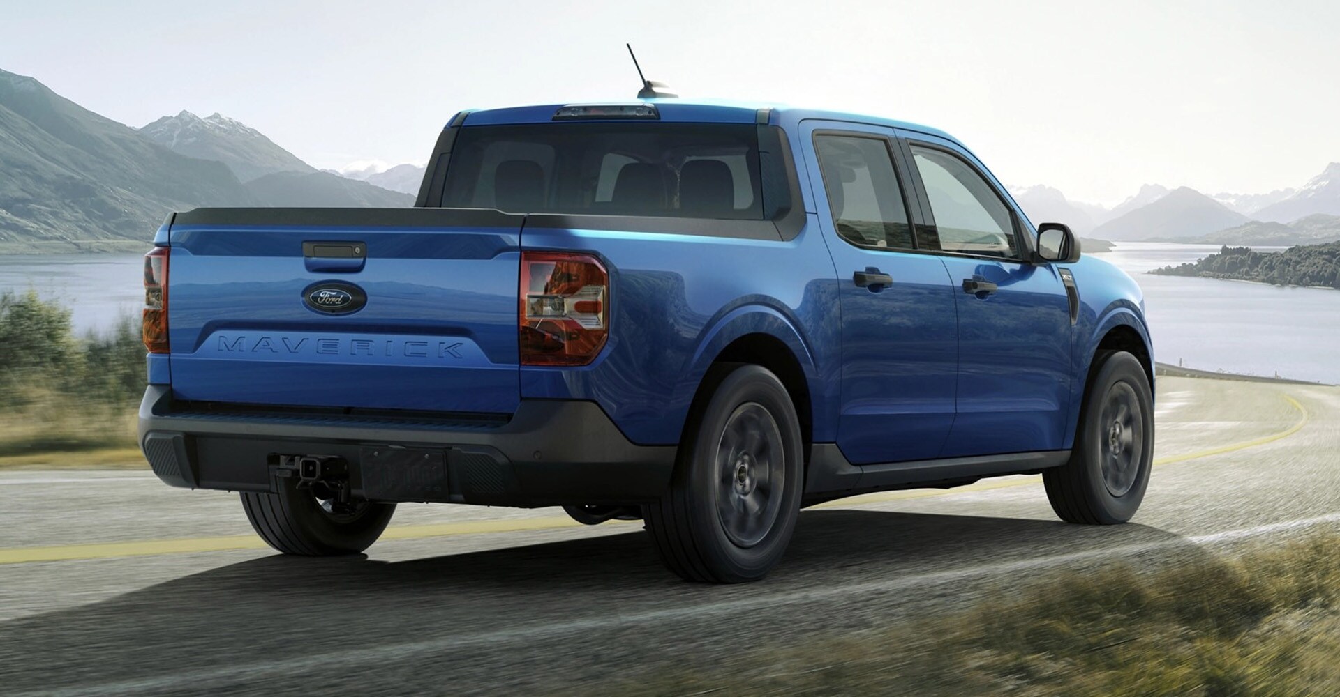 Ford Maverick vs. Toyota Tacoma towing capacity