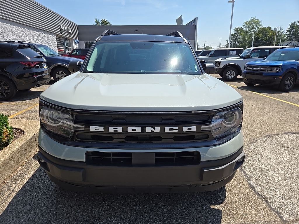 2022 Ford Bronco Sport Outer Banks photo 2