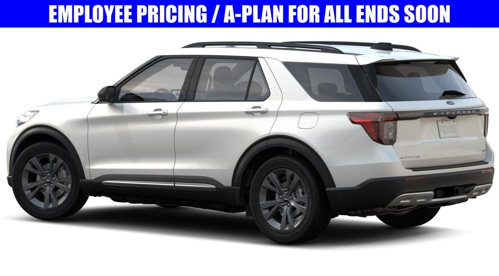 2025 Ford Explorer photo 2