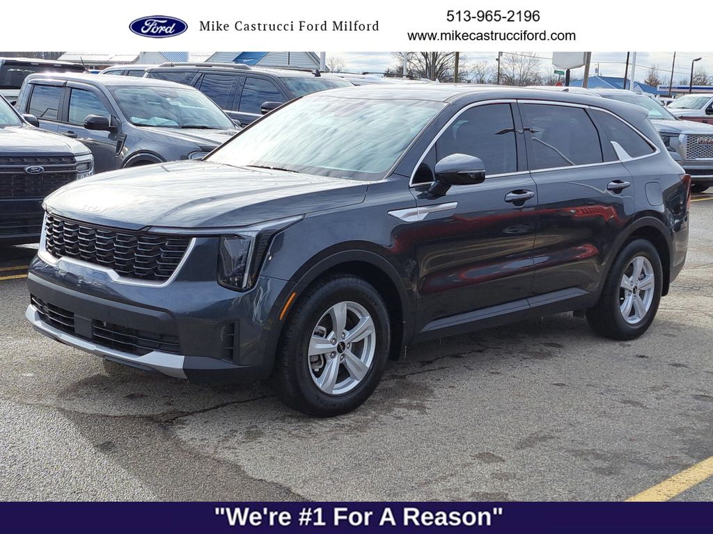 2024 Kia Sorento LX's photo