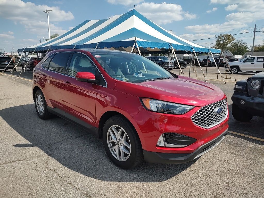2023 Ford Edge SEL photo 3
