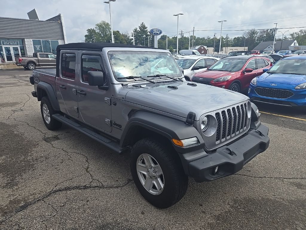2020 Jeep Gladiator Sport photo 3