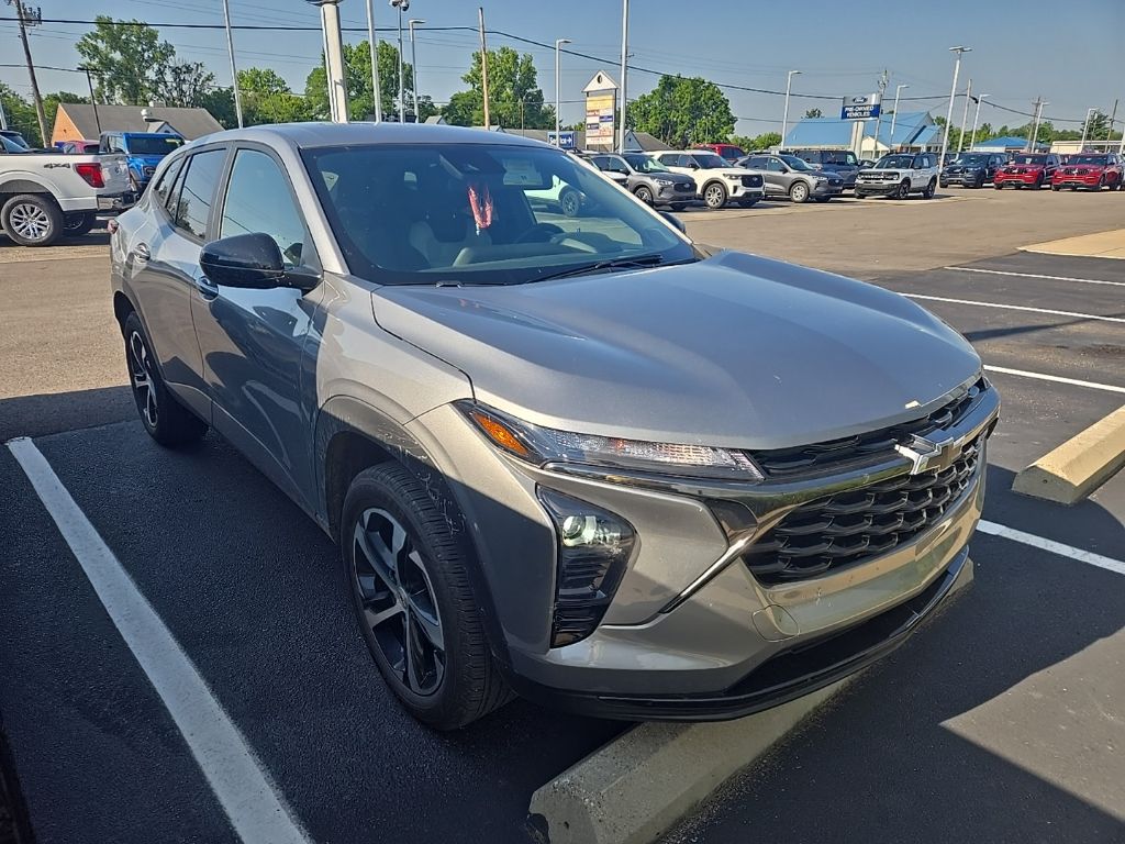 2024 Chevrolet Trax photo 3