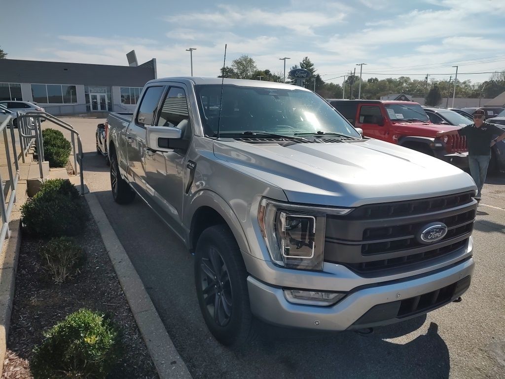 2023 Ford F-150 Lariat photo 2