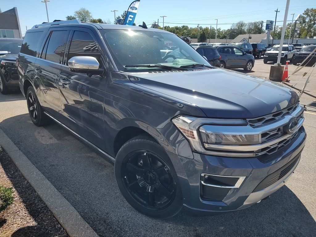 2022 Ford Expedition MAX Platinum photo 3