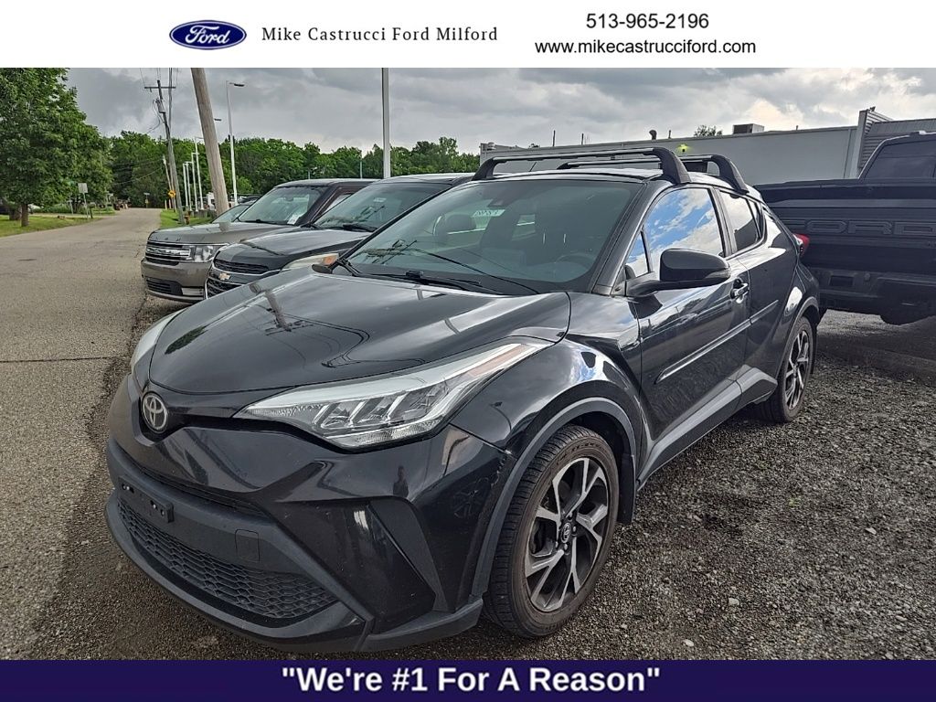 2020 Toyota C-HR XLE's photo