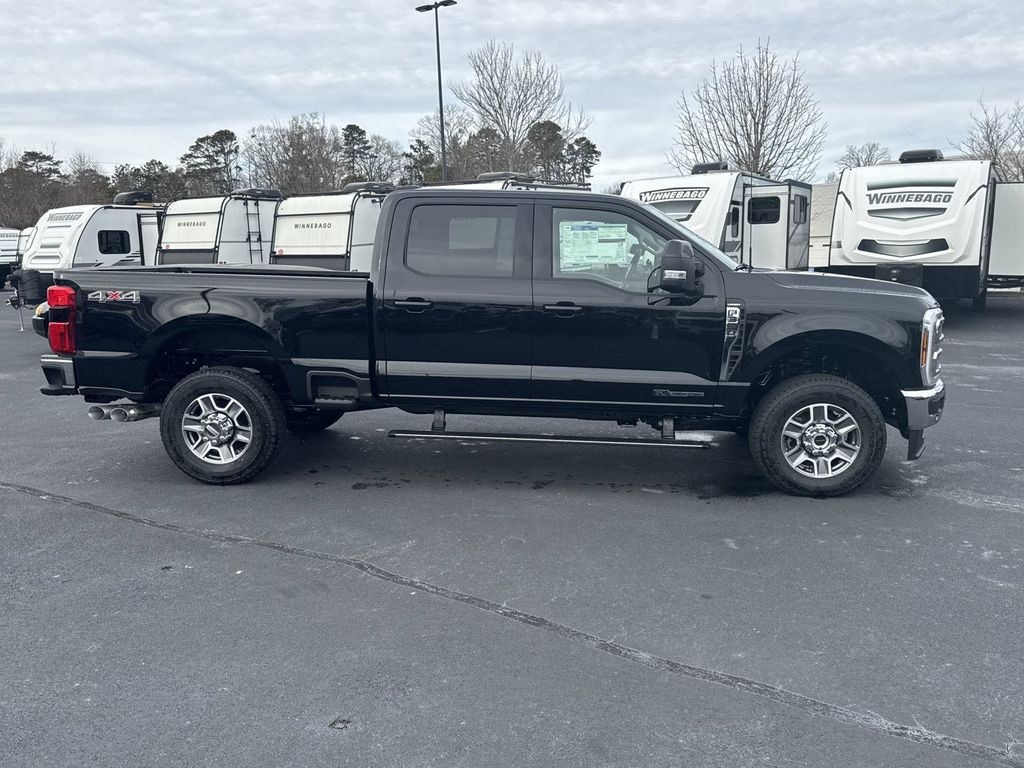 New 2025 Ford F-350SD Lariat Truck