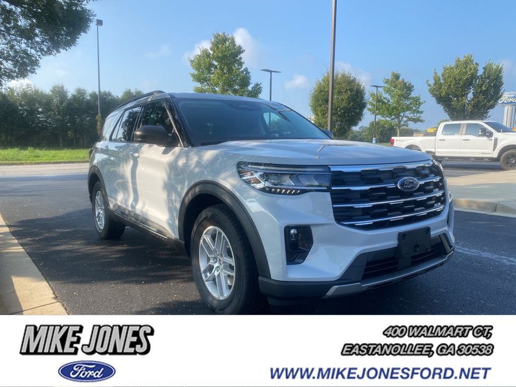 2025 Ford Explorer Active's photo