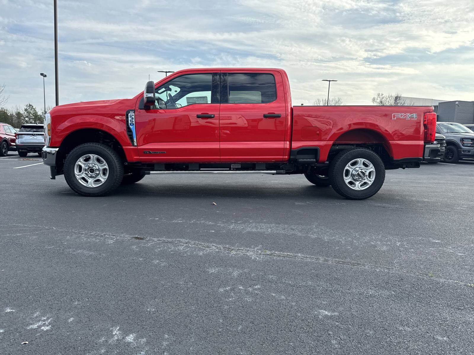 2025 Ford F-350 XLT photo 3