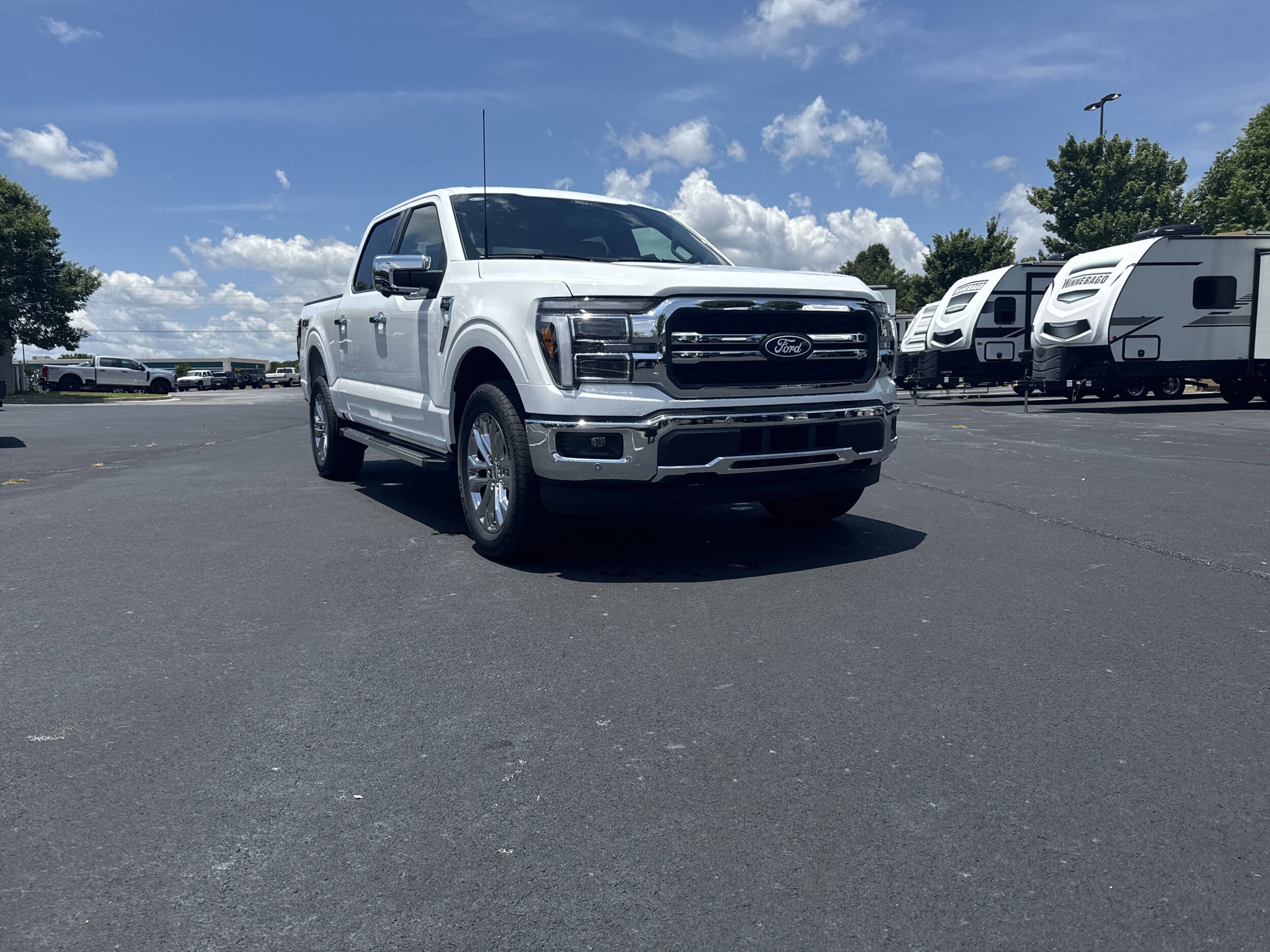 2025 Ford F-150 Lariat photo 2