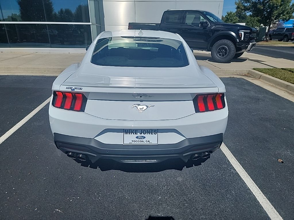 2025 Ford Mustang EcoBoost Premium photo 3
