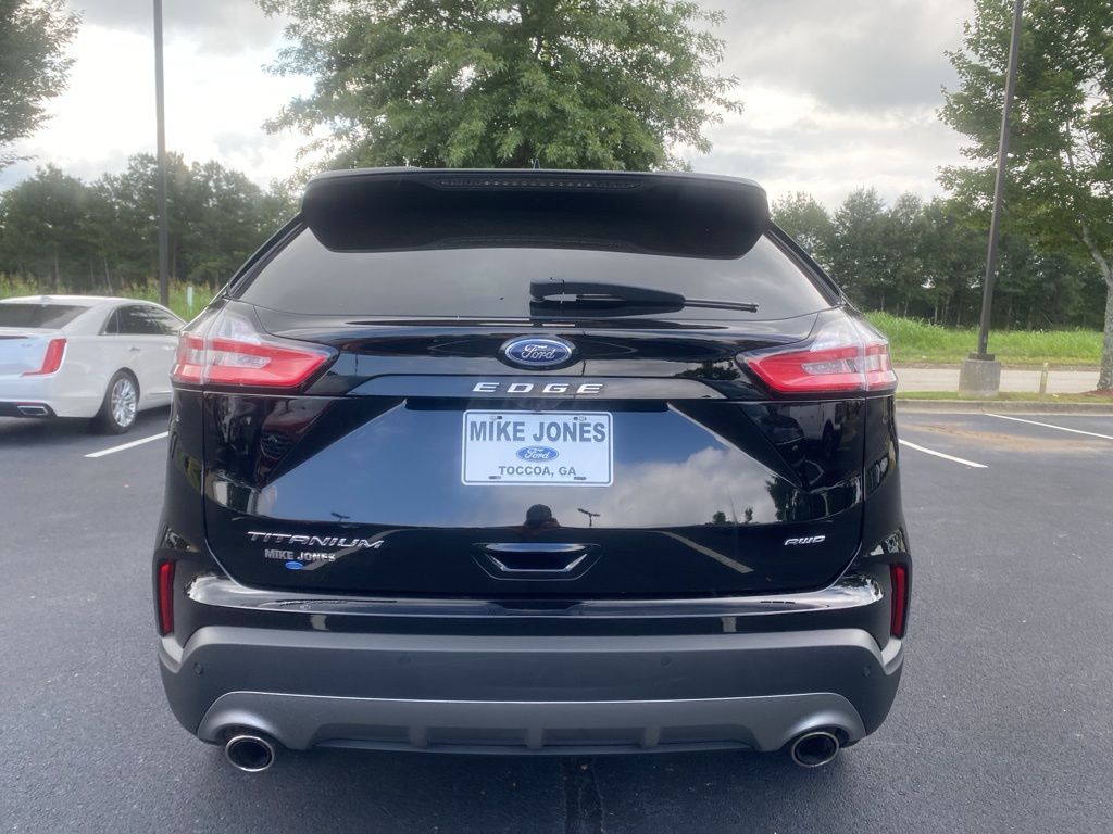 2024 Ford Edge Titanium photo 3