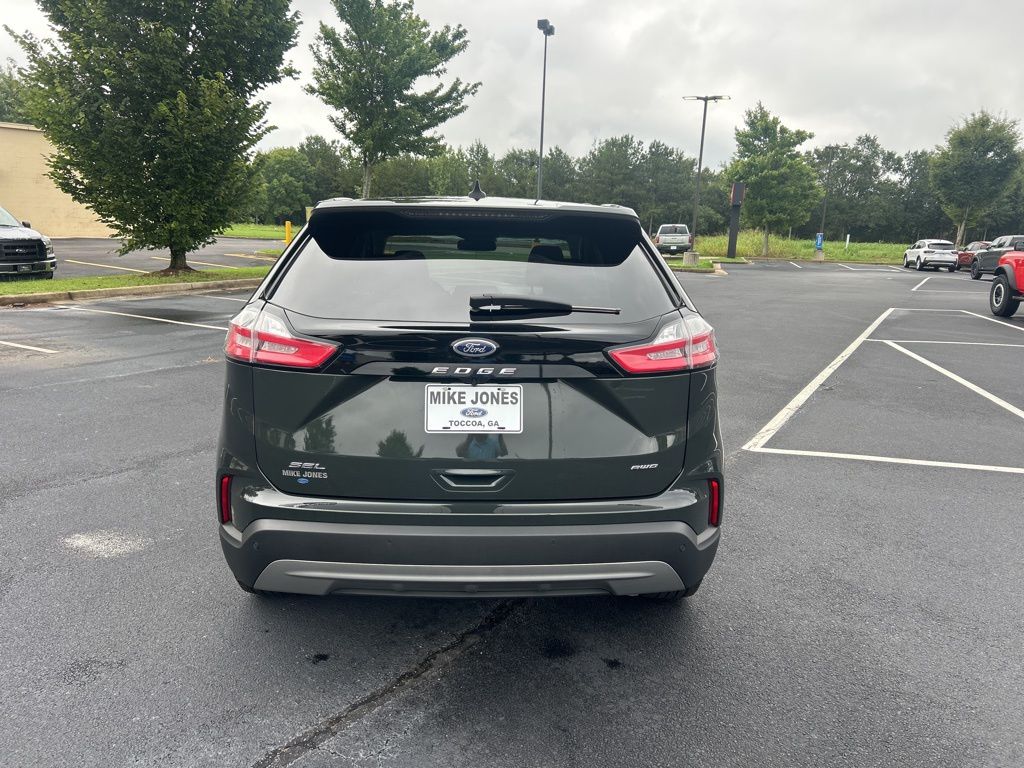 2022 Ford Edge SEL photo 3