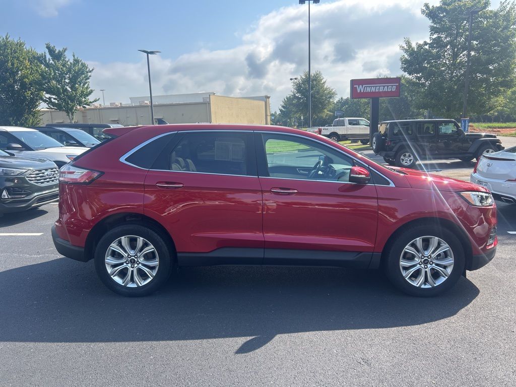 2024 Ford Edge Titanium photo 4
