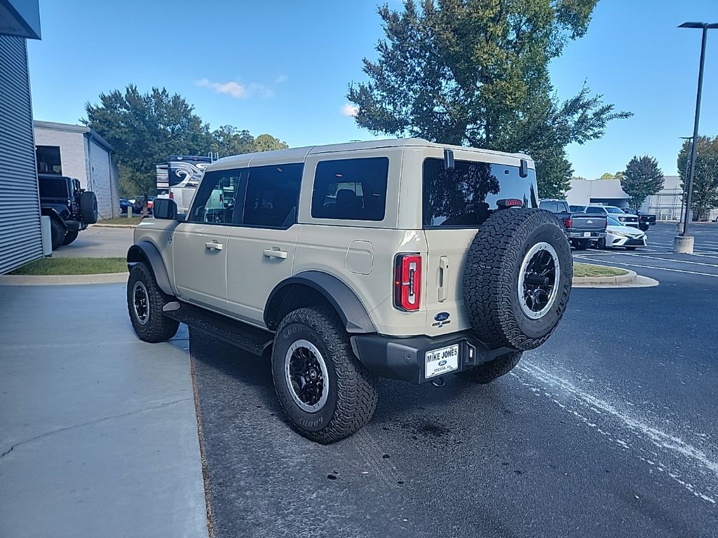 2025 Ford Bronco Outer Banks photo 3