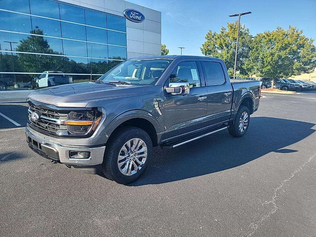 2025 Ford F-150 XLT photo 3