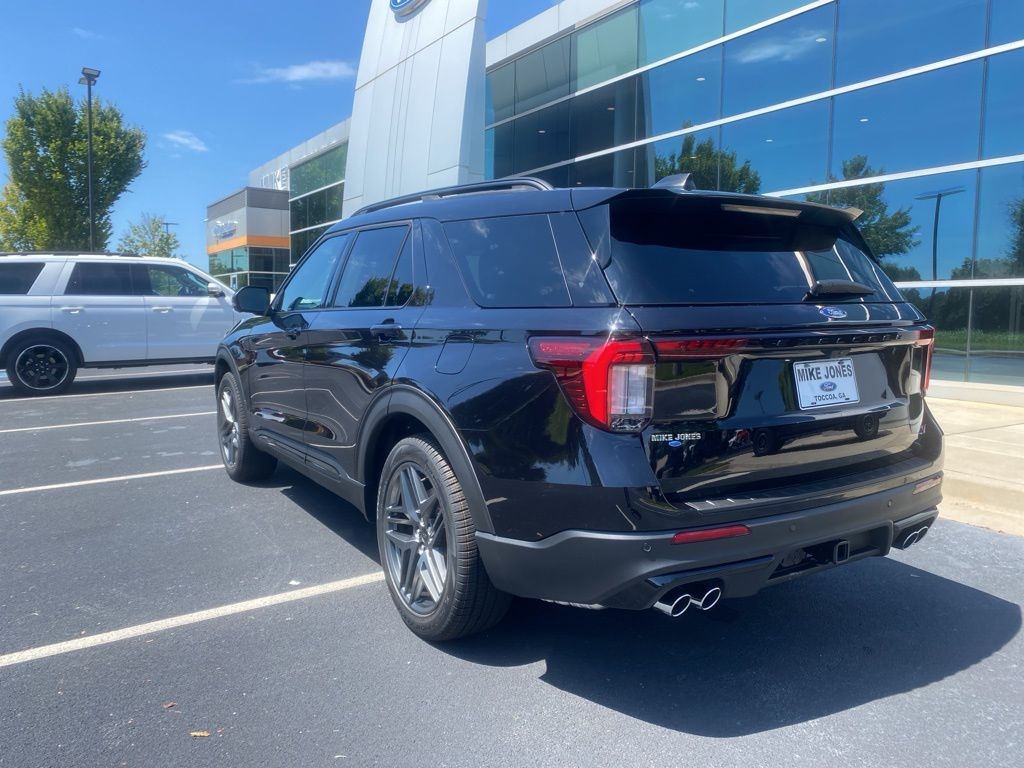 2025 Ford Explorer ST photo 2