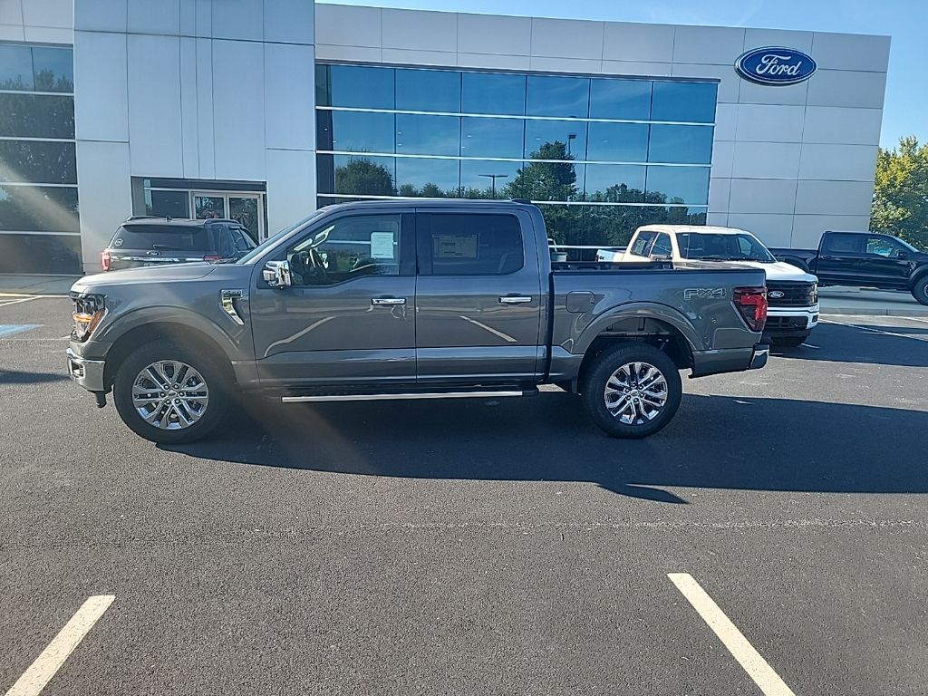 2025 Ford F-150 XLT photo 4