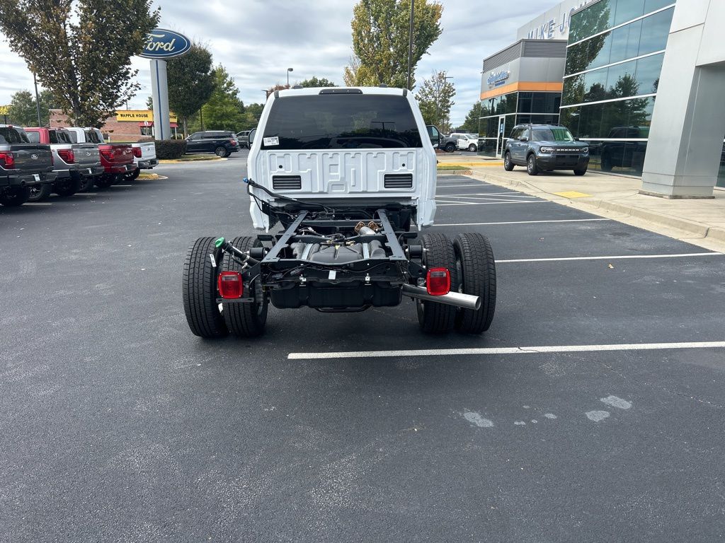 2026 Ford F-350 photo 3