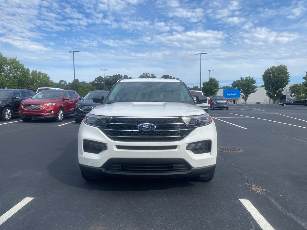 2023 Ford Explorer XLT photo 2
