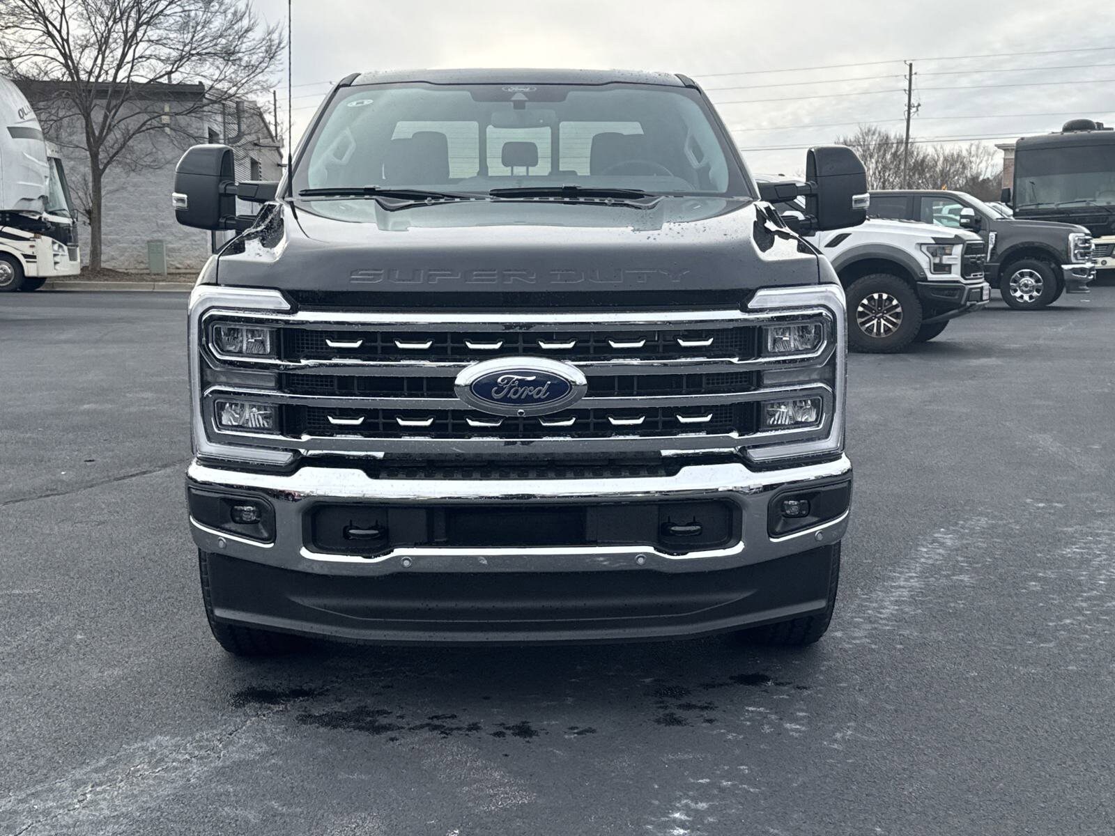 2025 Ford F-350 Lariat photo 3