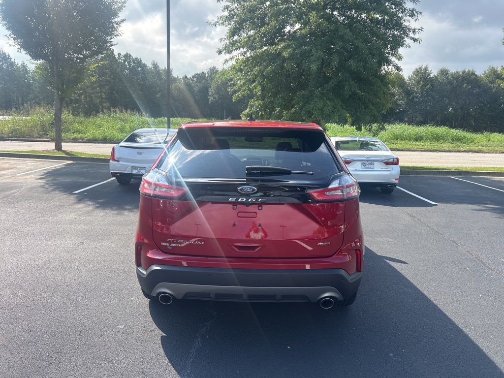2024 Ford Edge Titanium photo 3