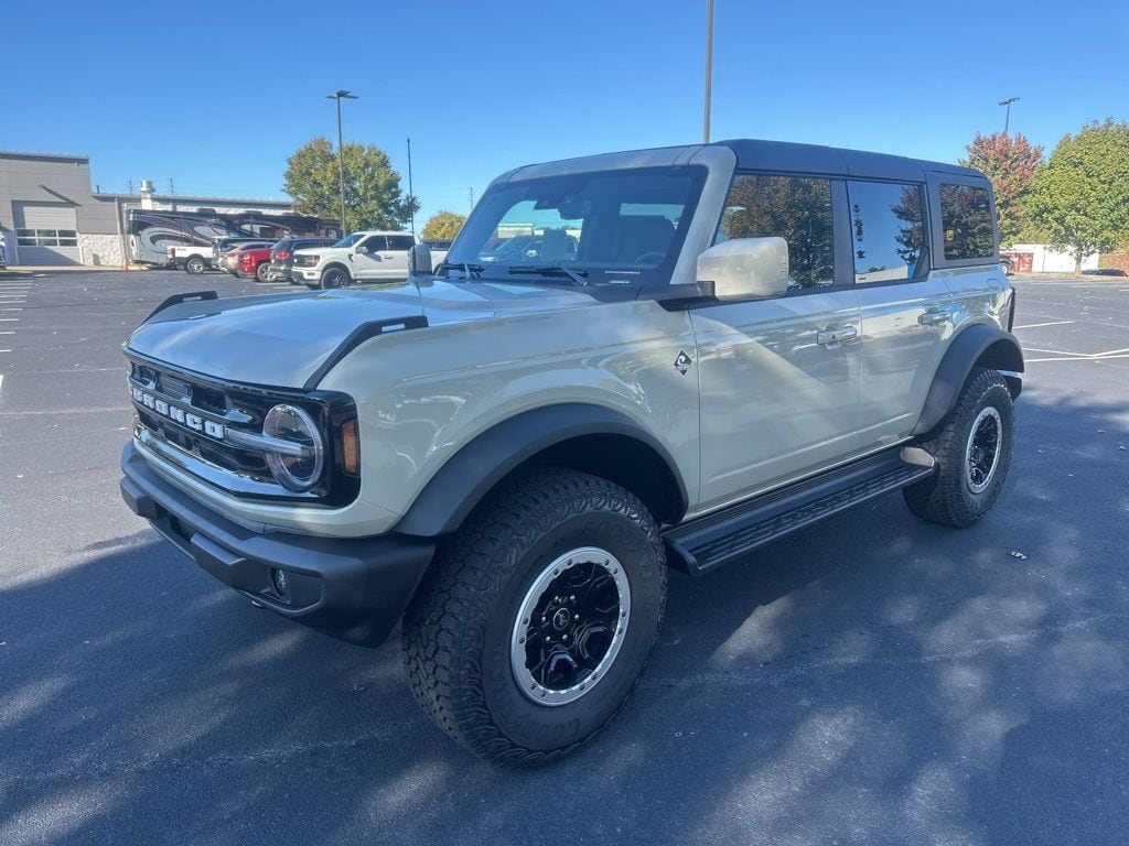 New 2025 Ford Bronco Outer Banks SUV