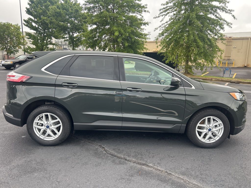 2022 Ford Edge SEL photo 4
