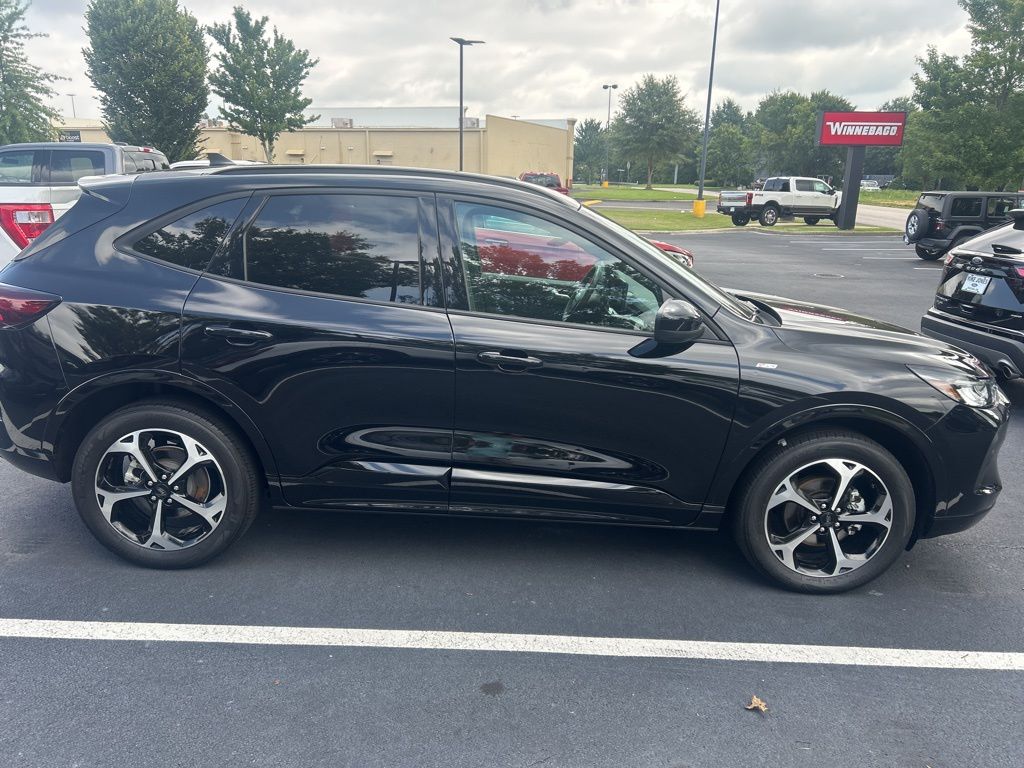 2023 Ford Escape ST-Line Select photo 4