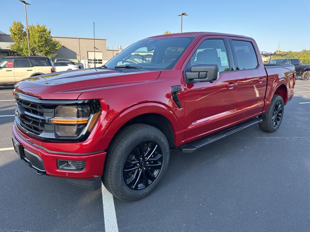 2025 Ford F-150 XLT photo 3