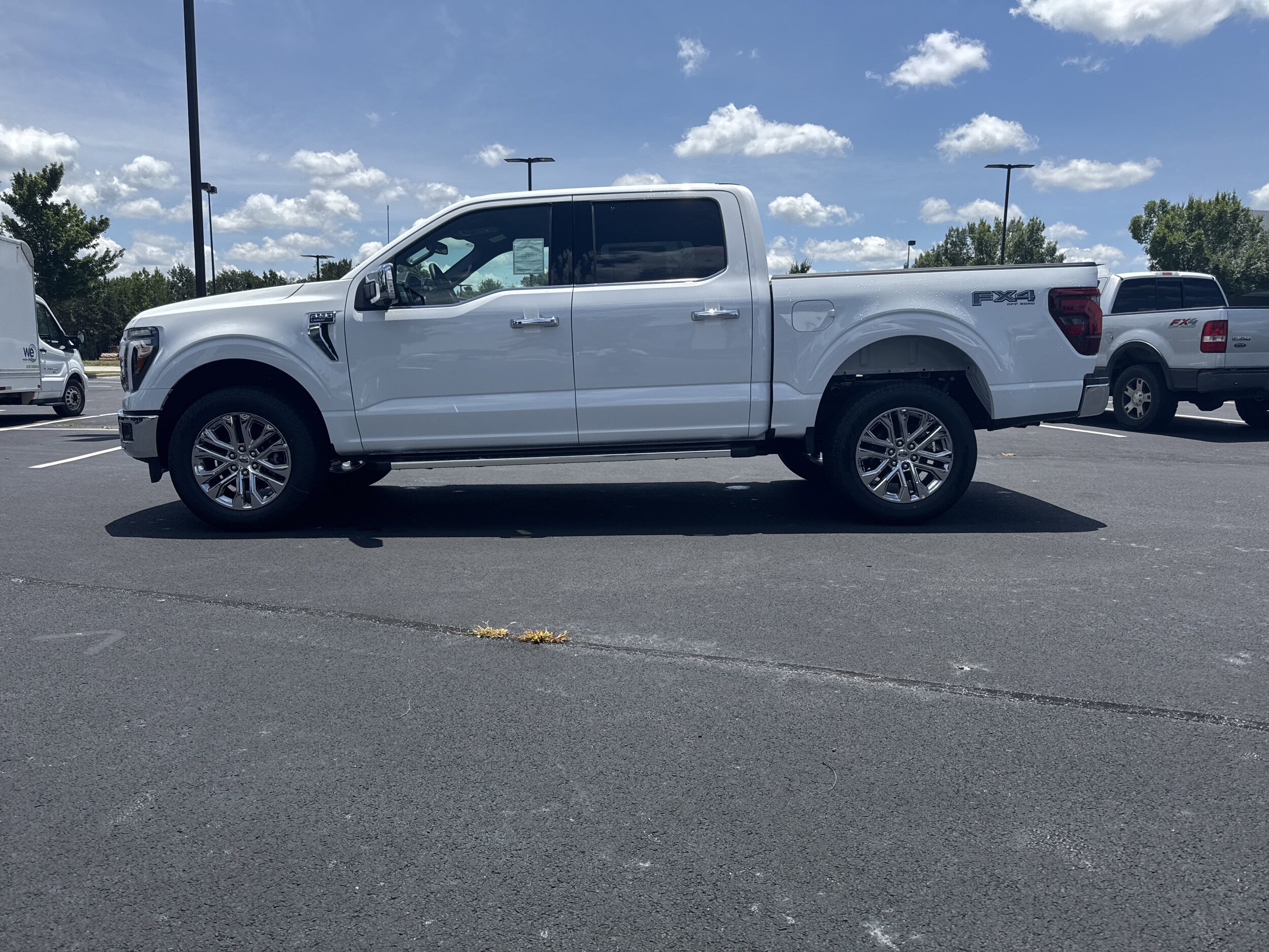 2025 Ford F-150 Lariat photo 4