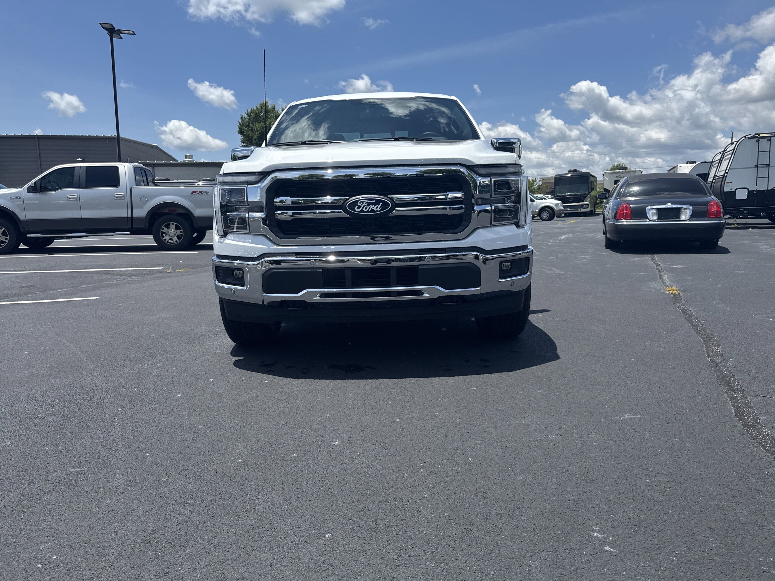 2025 Ford F-150 Lariat photo 3