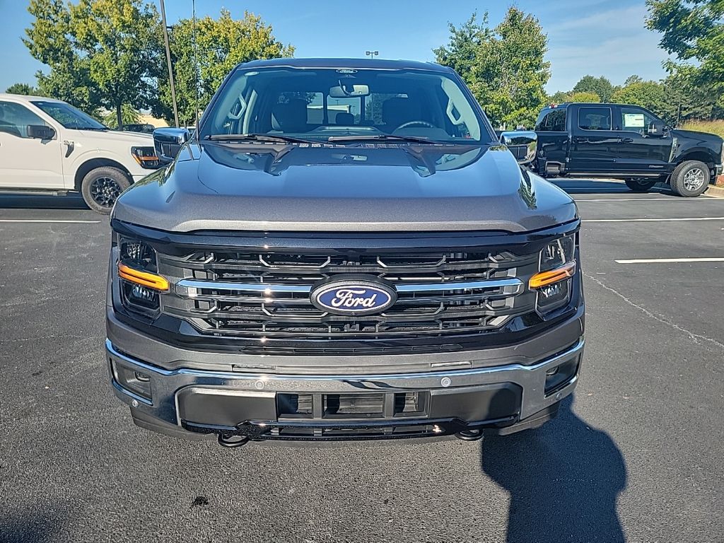 2025 Ford F-150 XLT photo 2