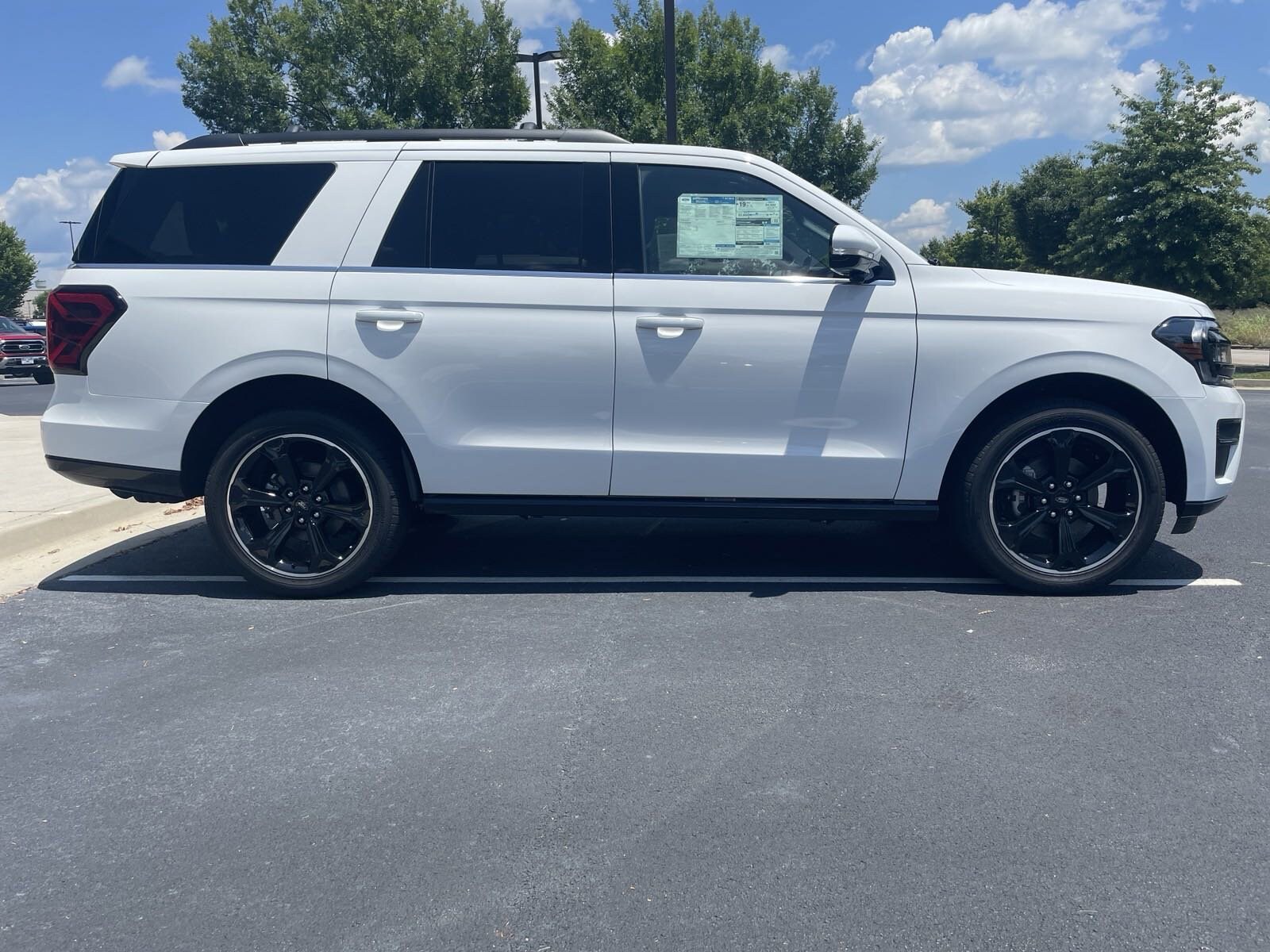 2024 Ford Expedition Limited photo 4