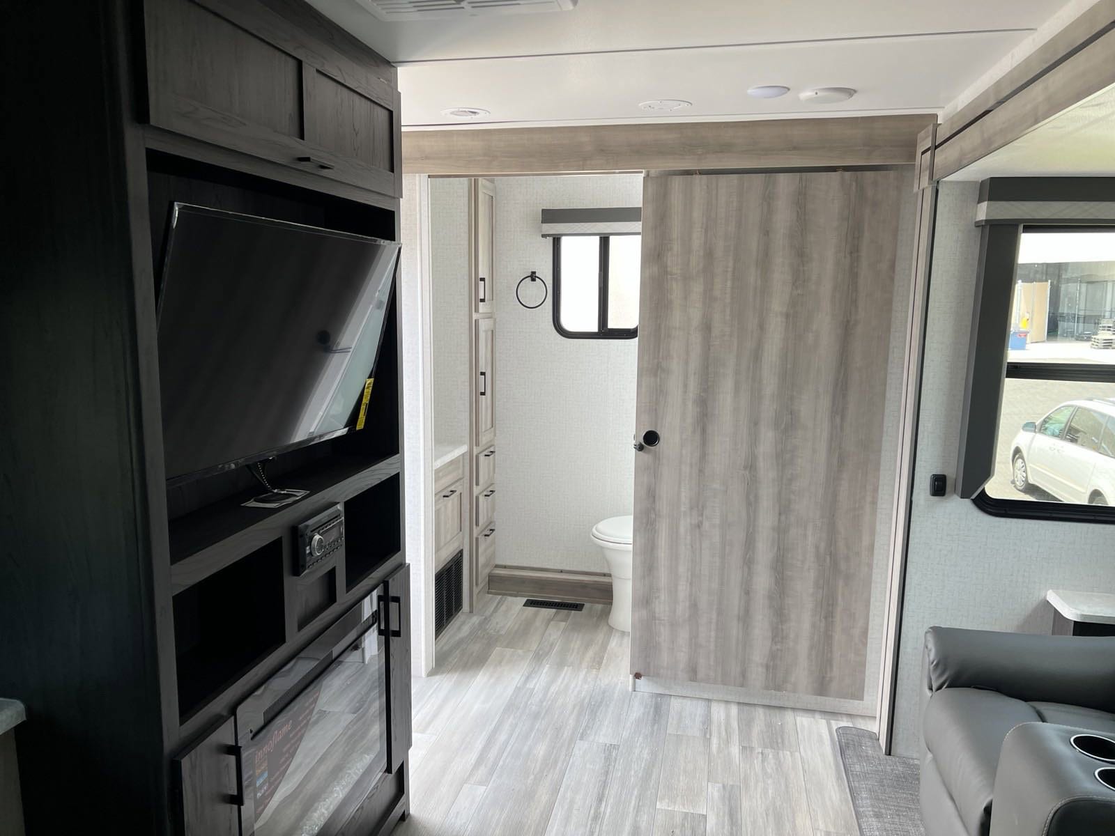 2022 Voyage/V2427RB/2022 image-32