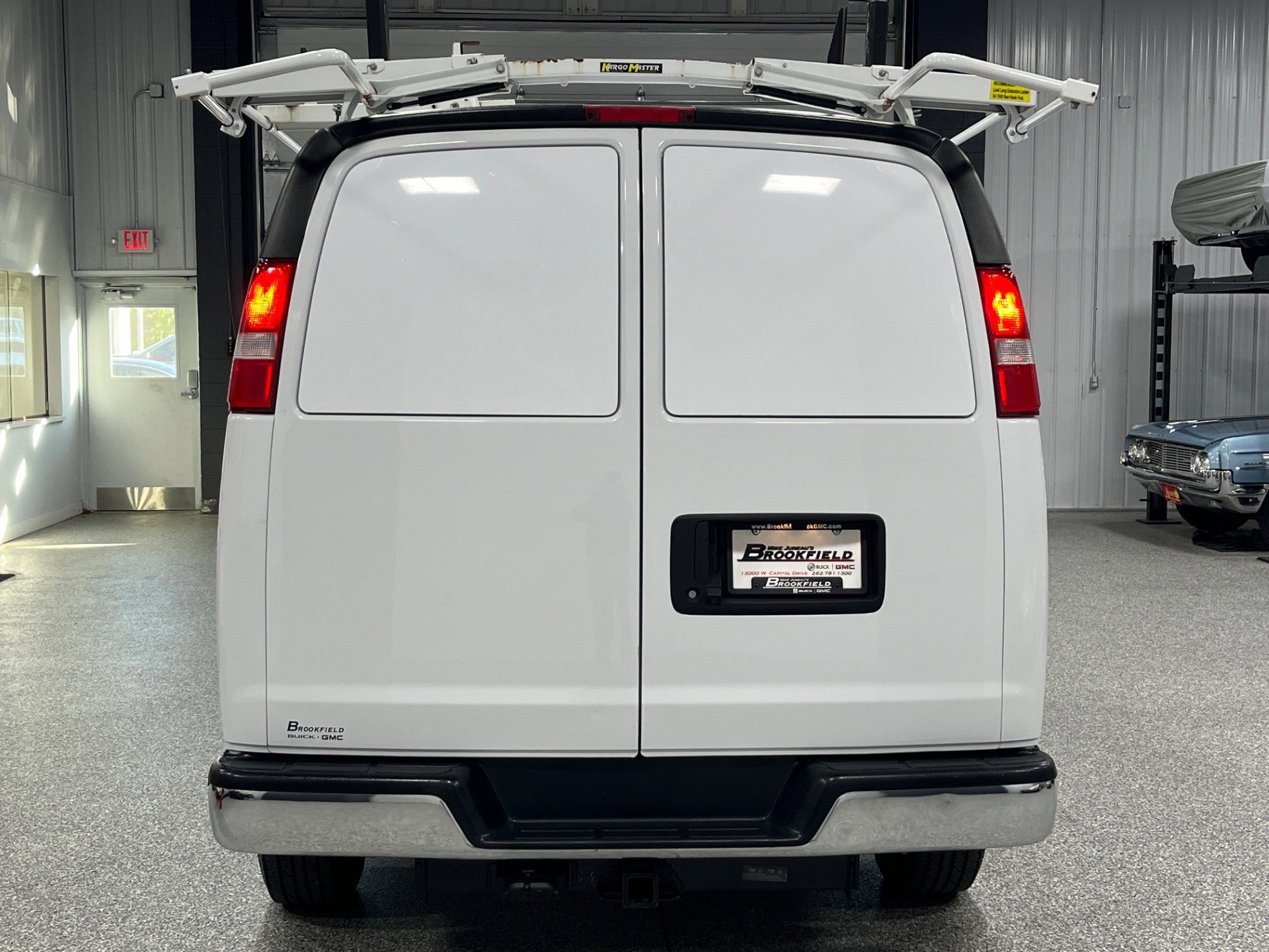2020 Chevrolet Express 2500 Van Cargo photo 3
