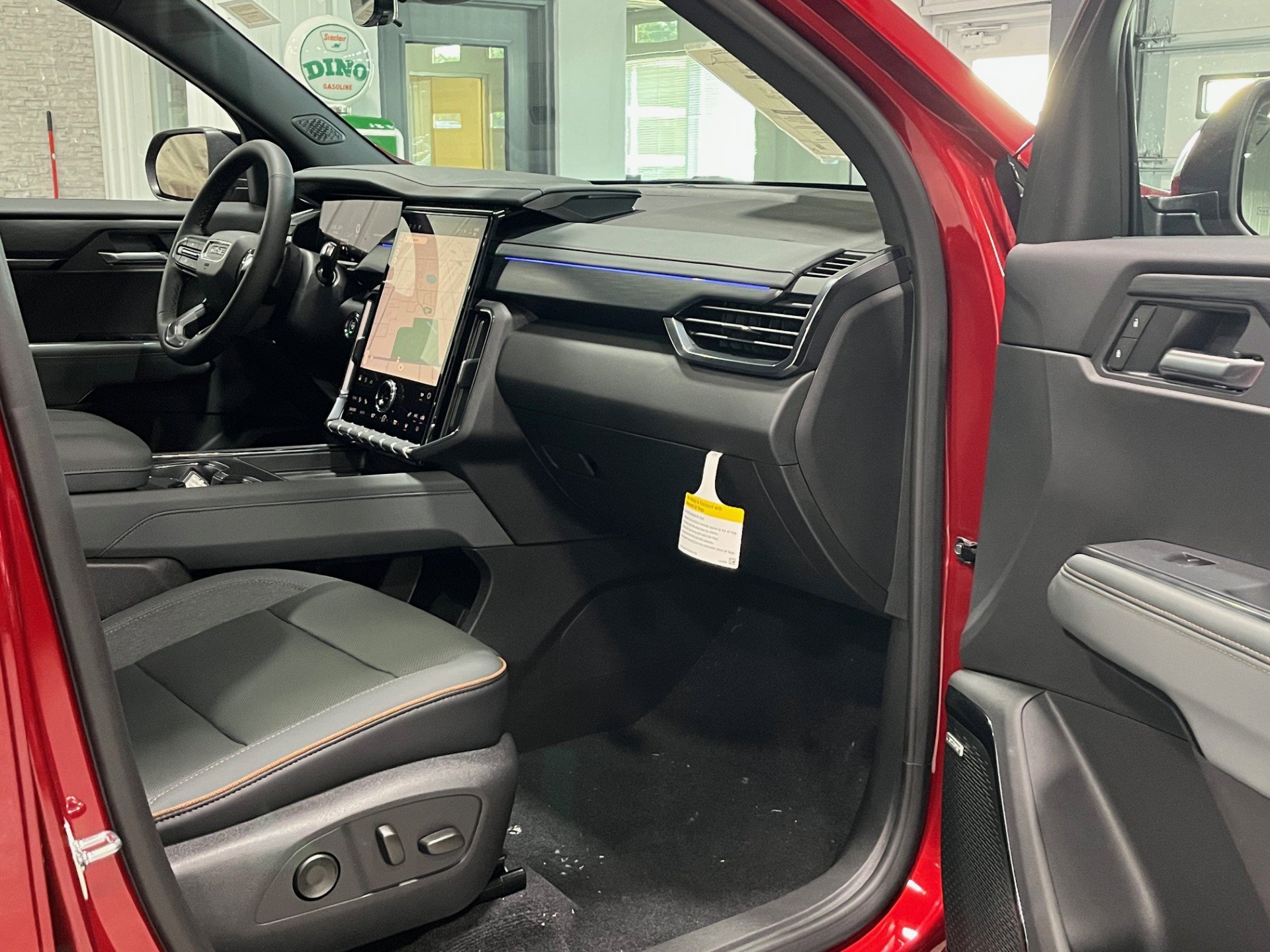 2026 GMC Acadia AT4 - Photo 9