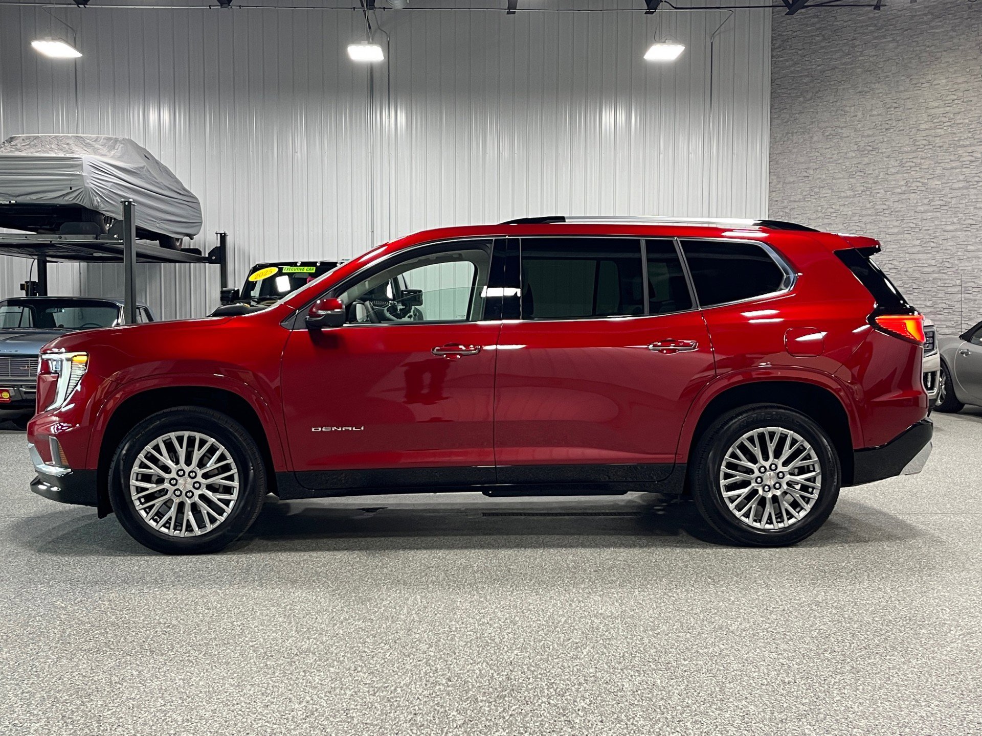 2025 Gmc Acadia Denali photo 2