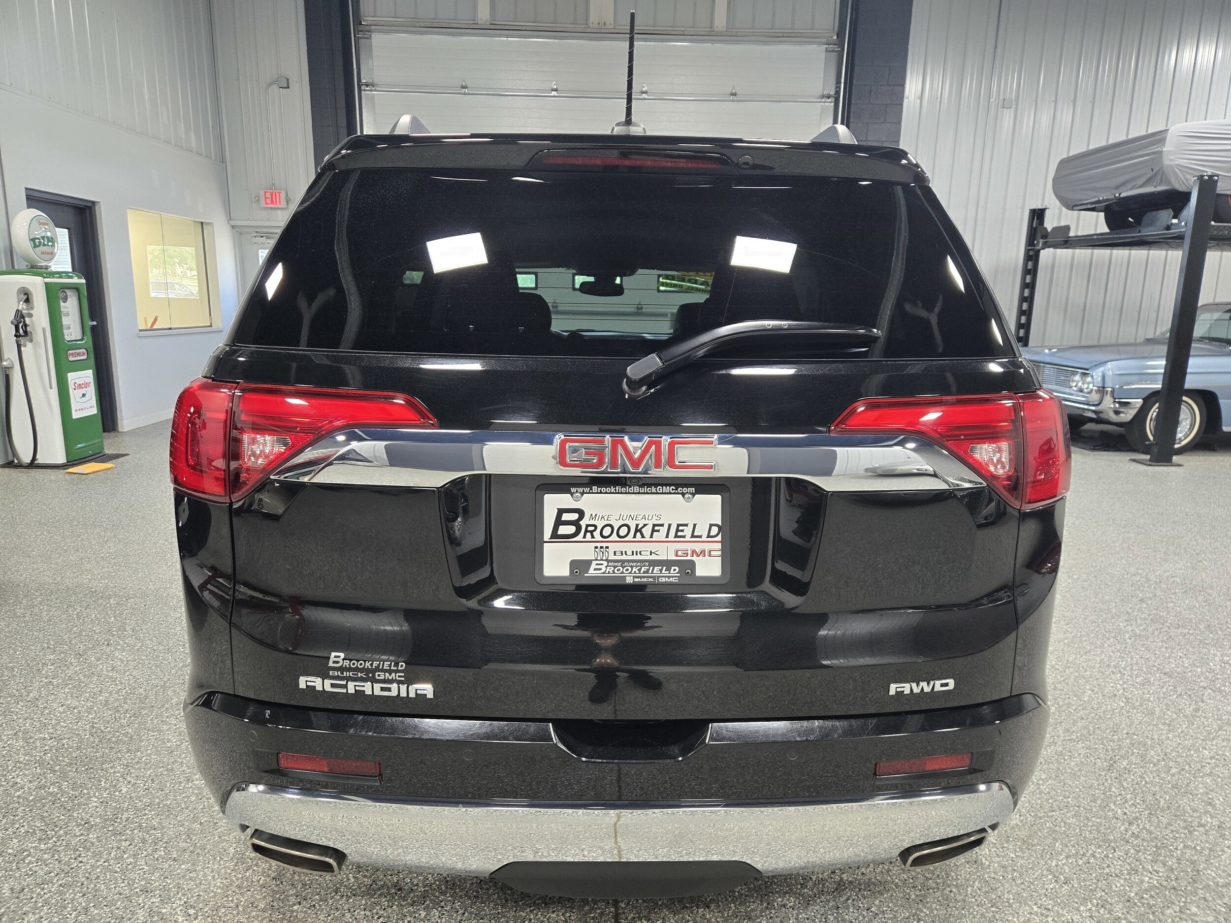 2017 Gmc Acadia Denali photo 4