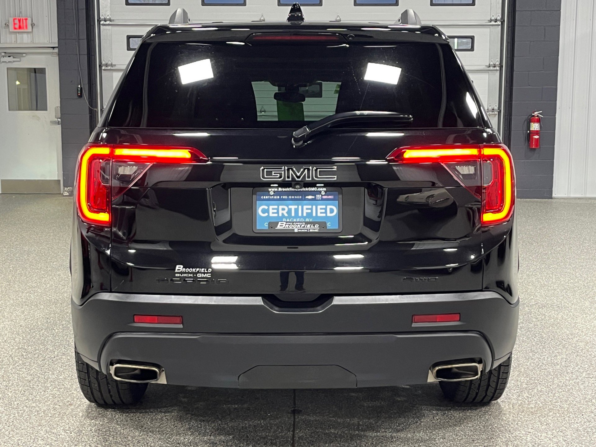 2023 Gmc Acadia SLE photo 2