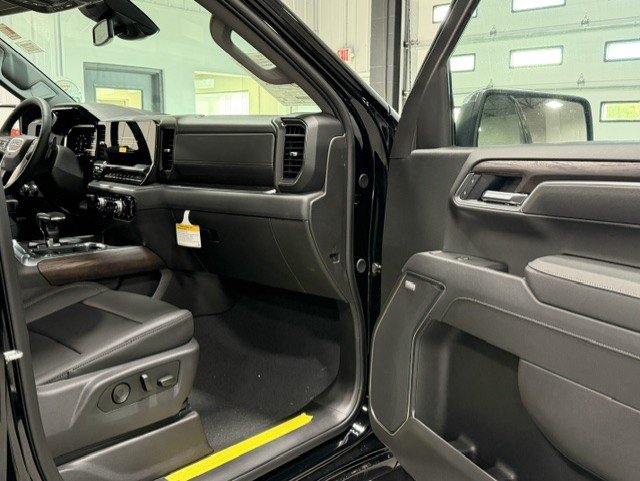 2026 GMC Sierra 1500 SLT - Photo 7