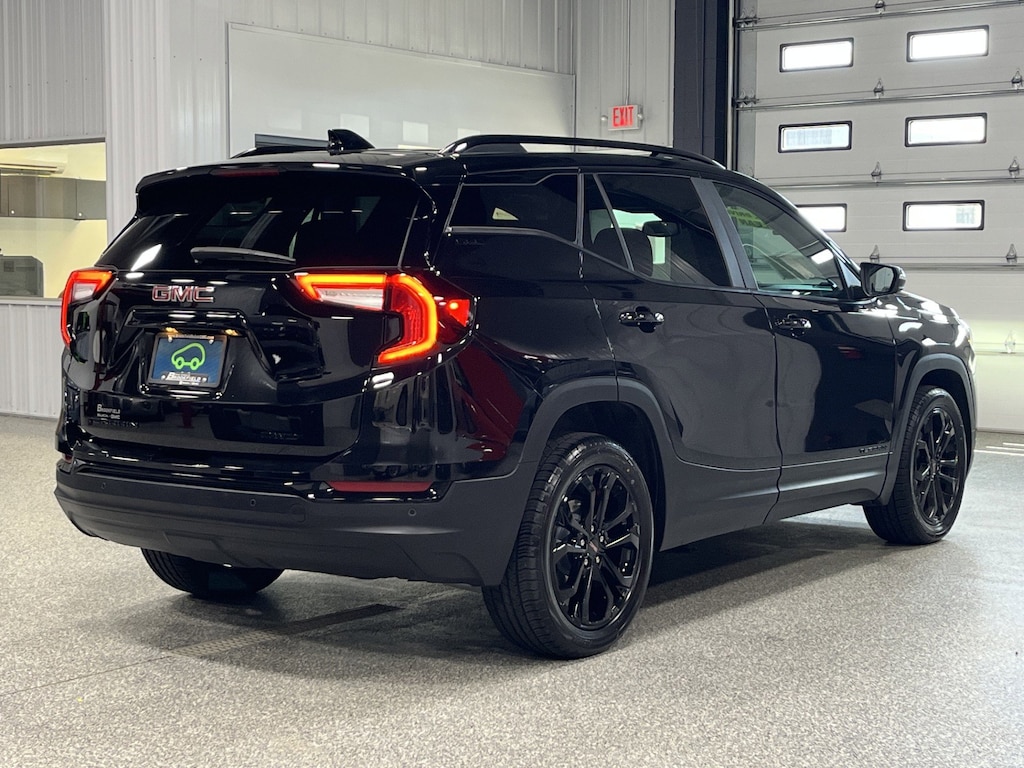 Used 2022 GMC Terrain SLE SUV