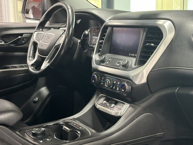 2020 GMC Acadia SLT - Photo 10