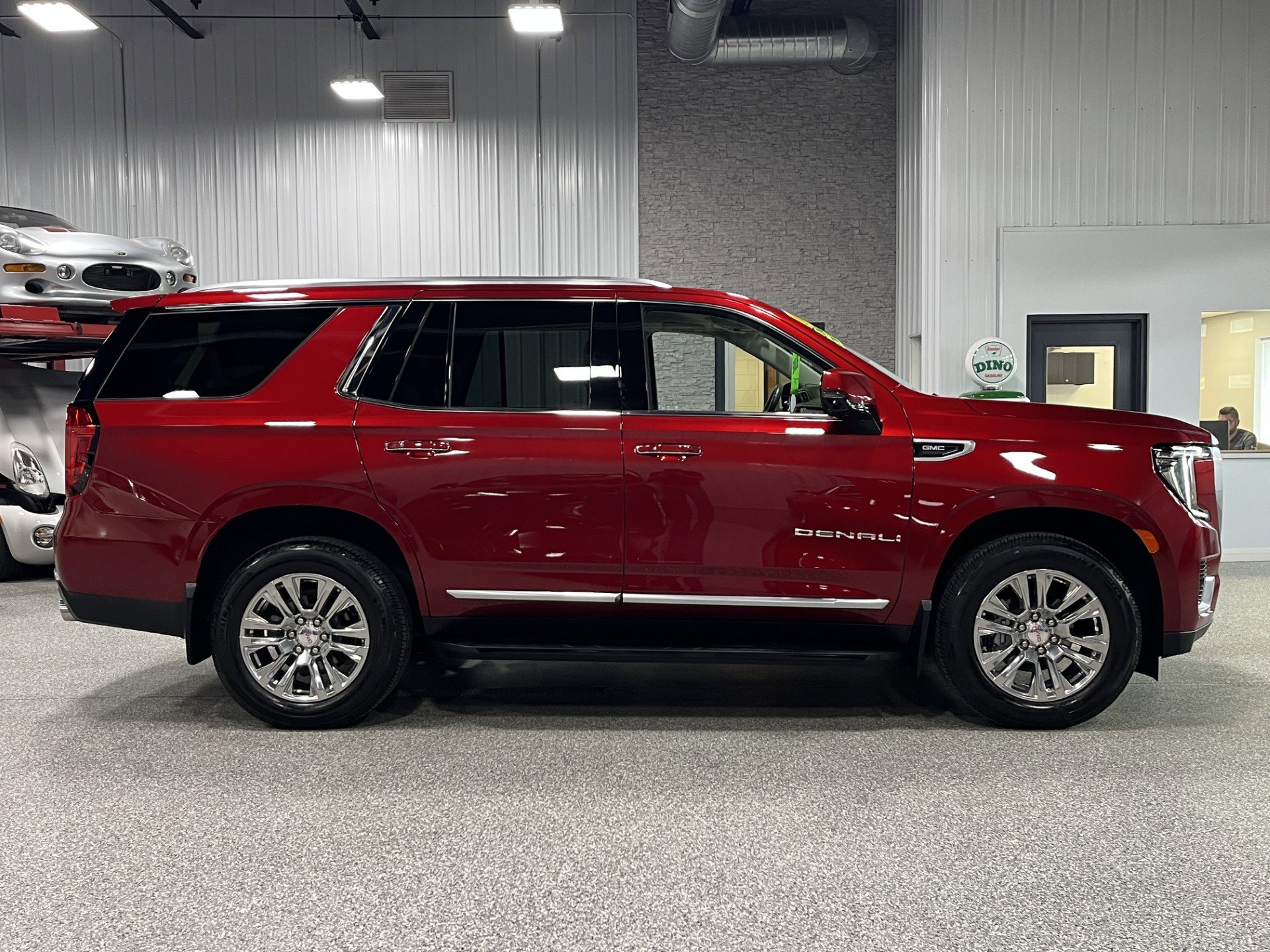 2021 GMC Yukon Denali - Photo 6