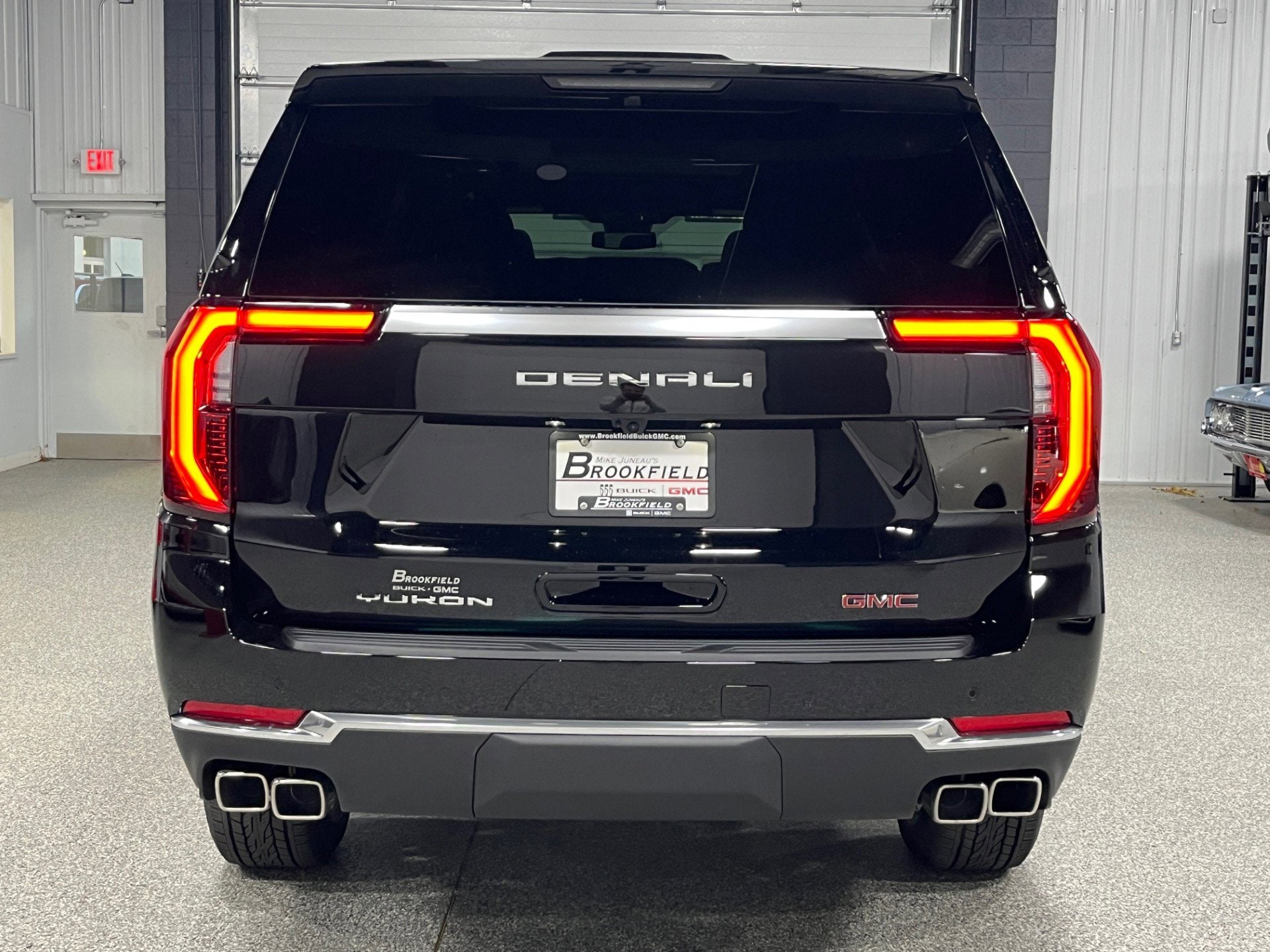 2026 GMC Yukon XL Denali - Photo 4