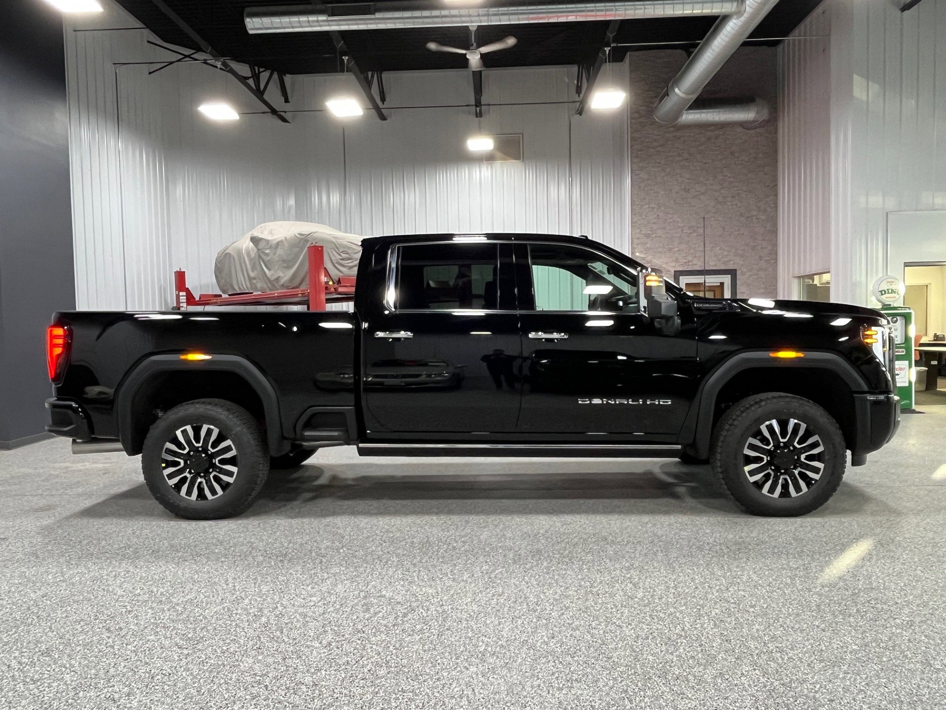 2026 GMC Sierra 3500HD Denali Ultimate - Photo 6