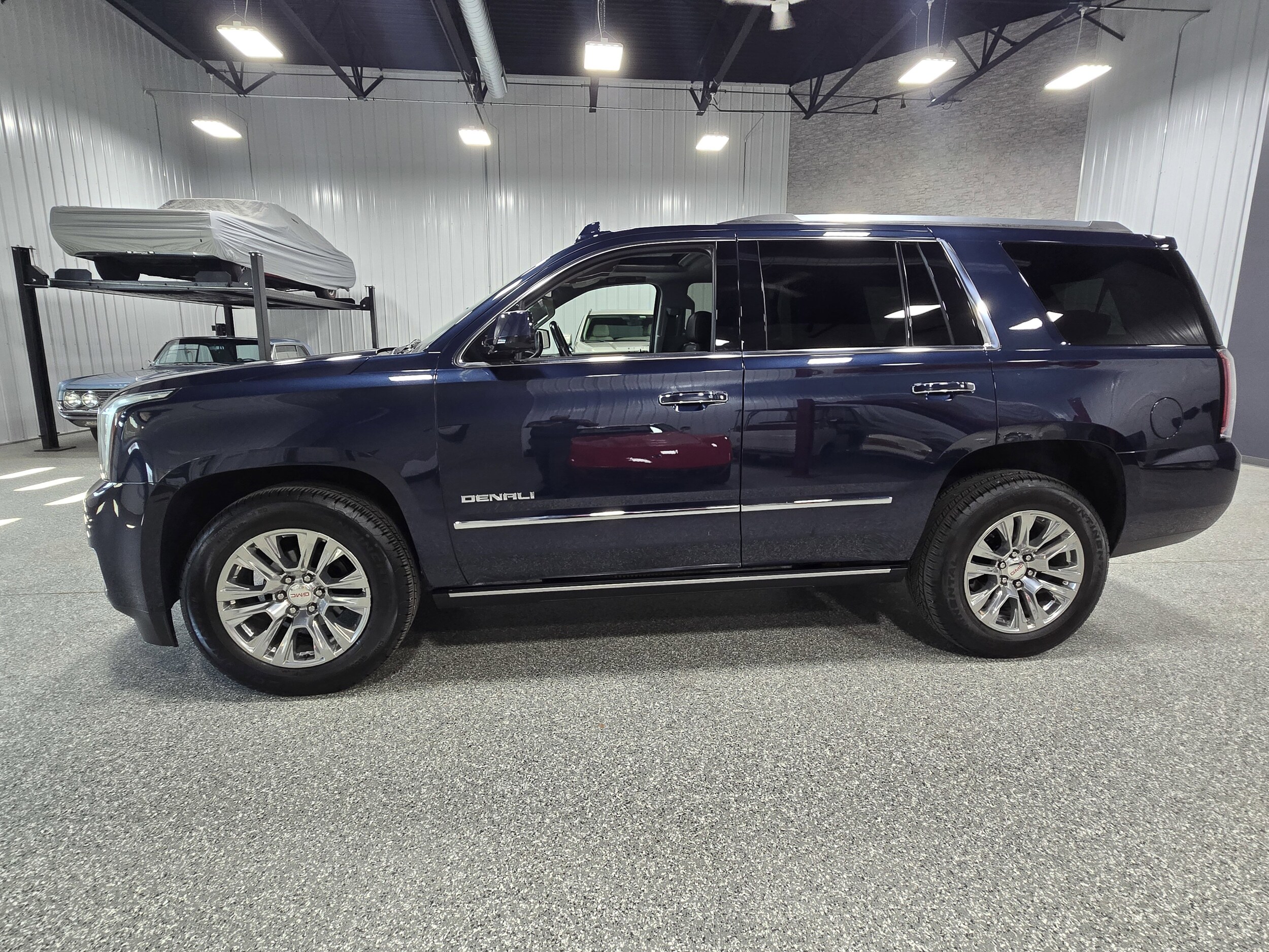 2019 Gmc Yukon Denali photo 2