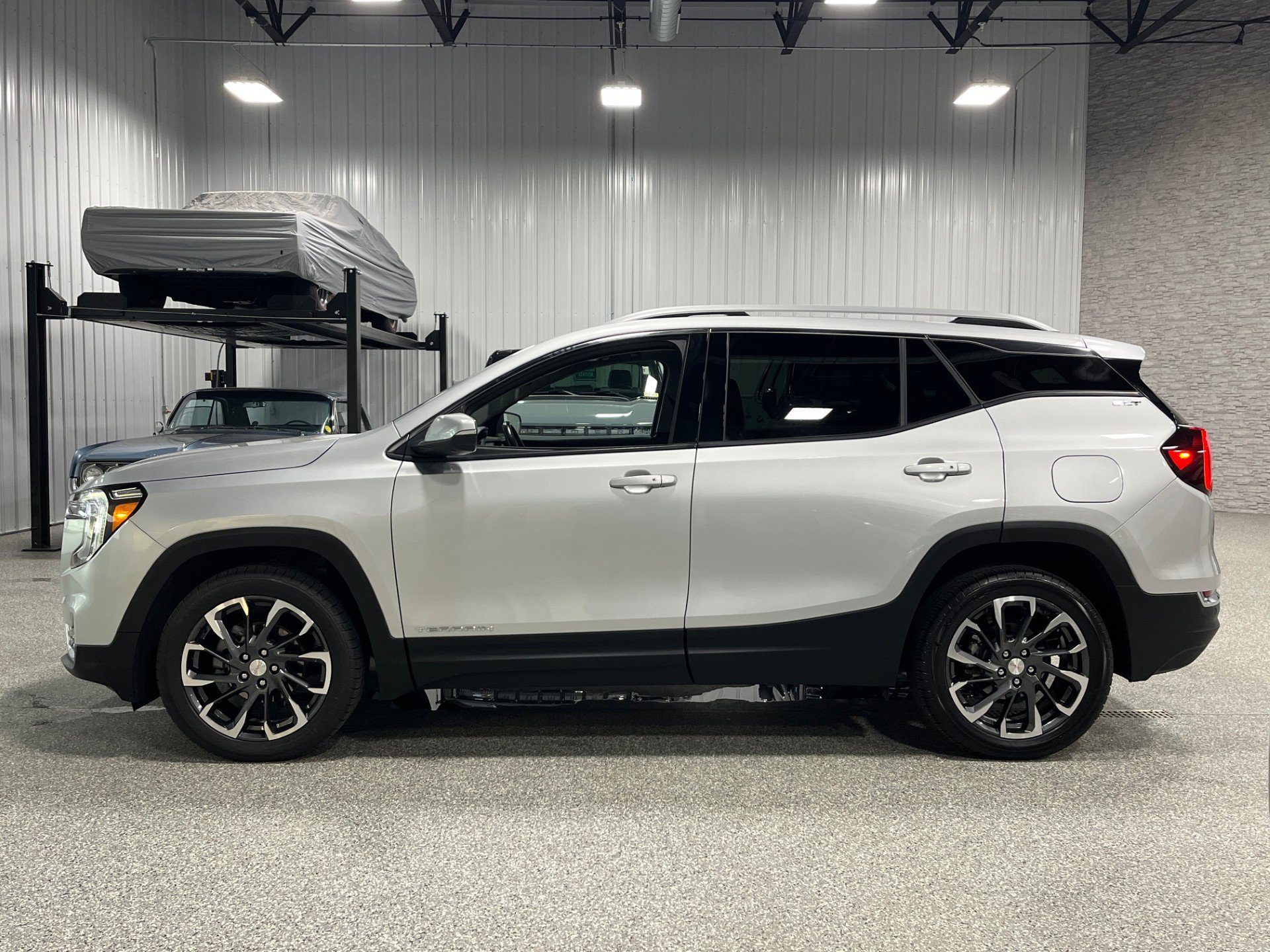 Certified 2022 GMC Terrain SLT with VIN 3GKALVEVXNL257839 for sale in Brookfield, WI