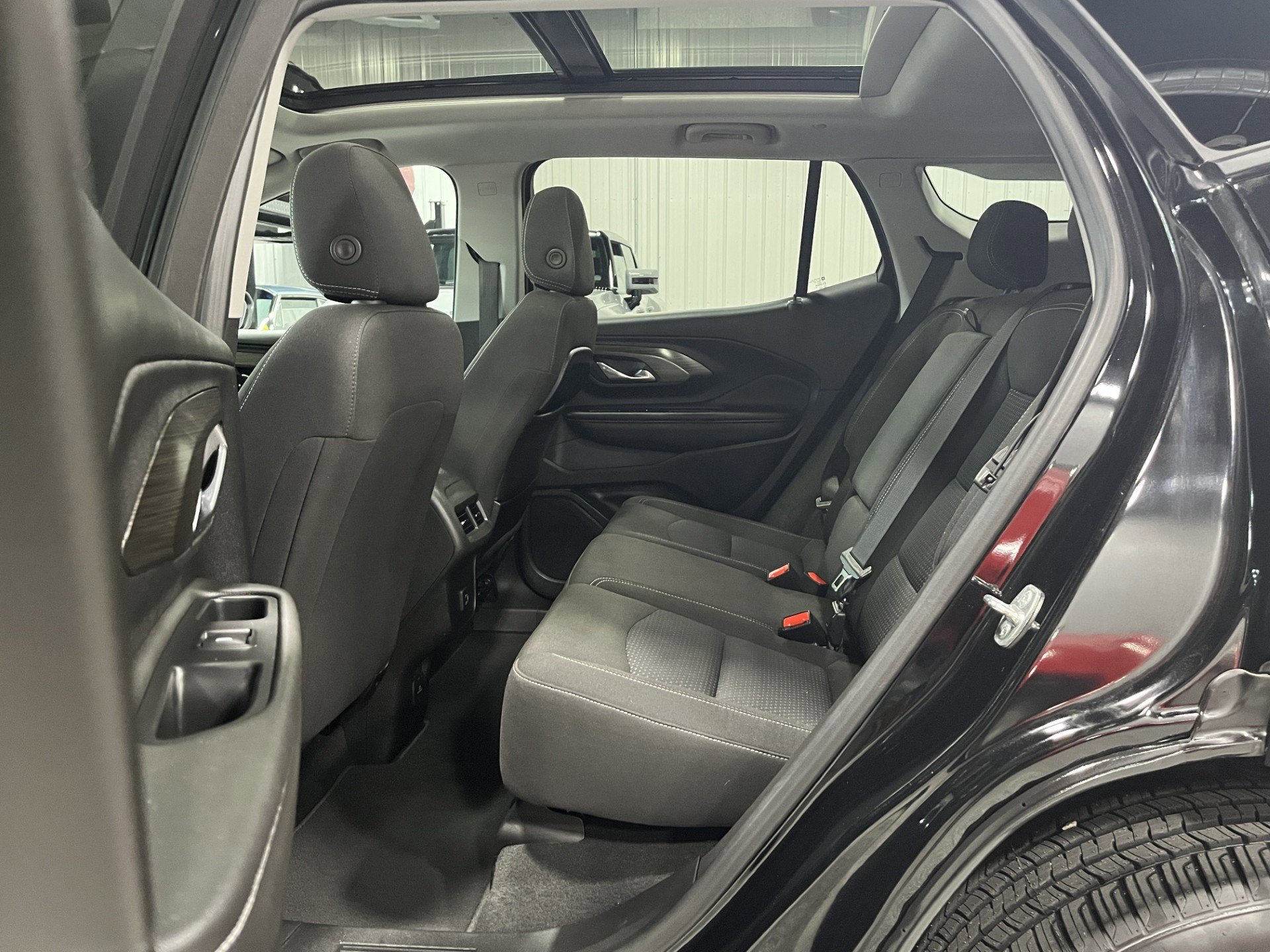 2023 GMC Terrain SLE - Photo 10