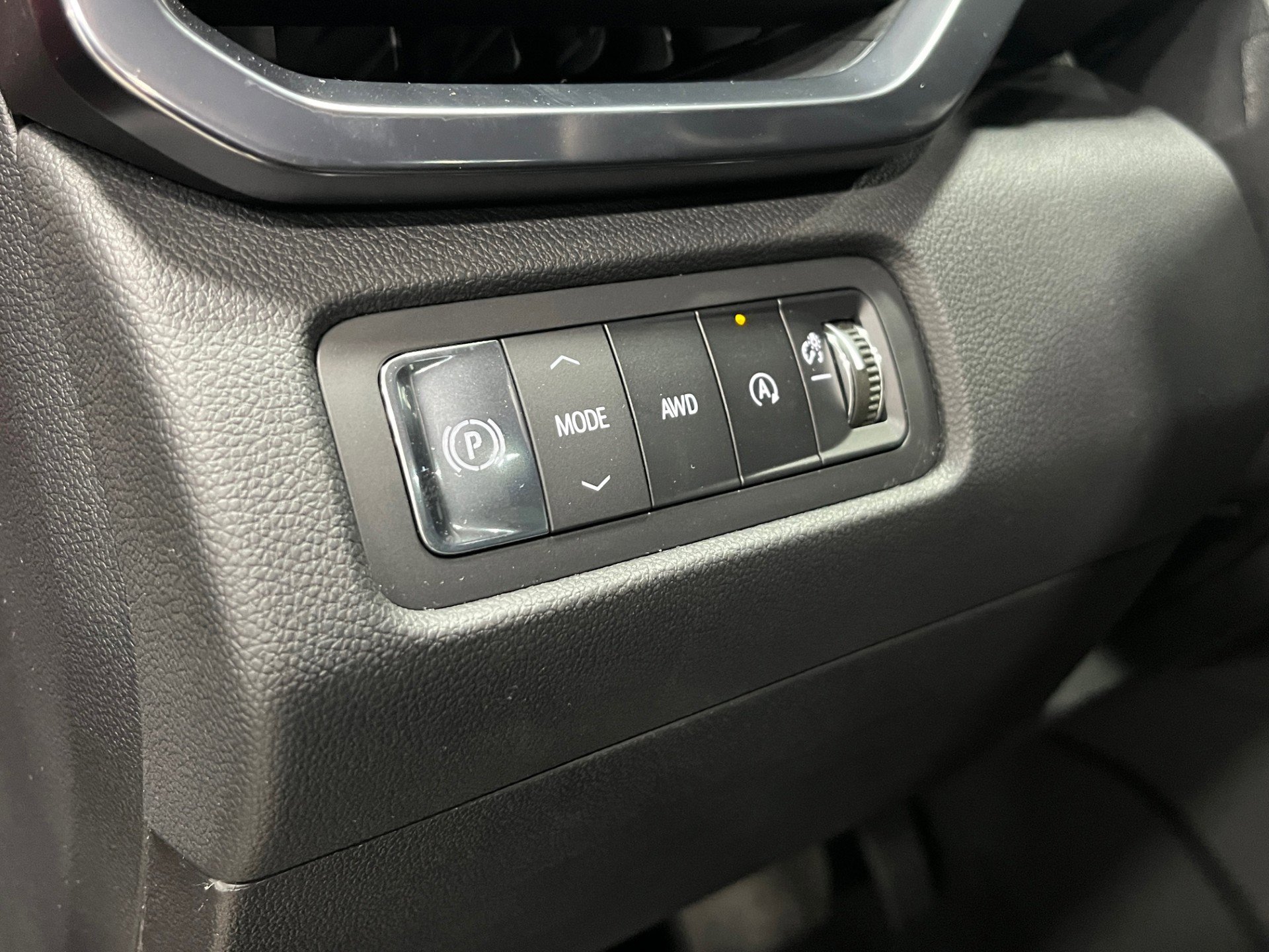2026 GMC Acadia AT4 - Photo 15